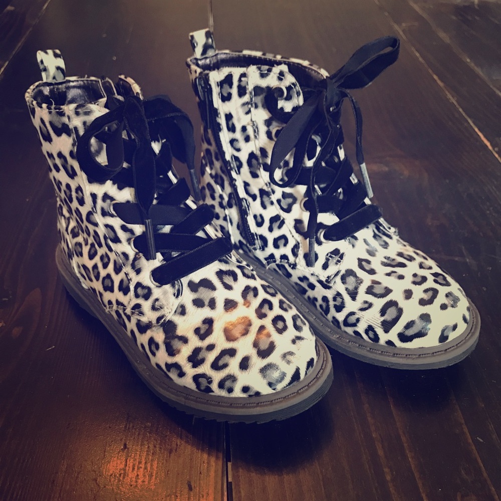 Cherokee Cheetah Print Girls Boots
